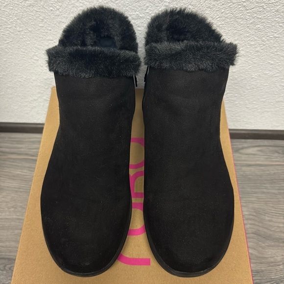 Ryka Nimbus Weatherproof Women's Ankle Boots* - Picture 3 of 6